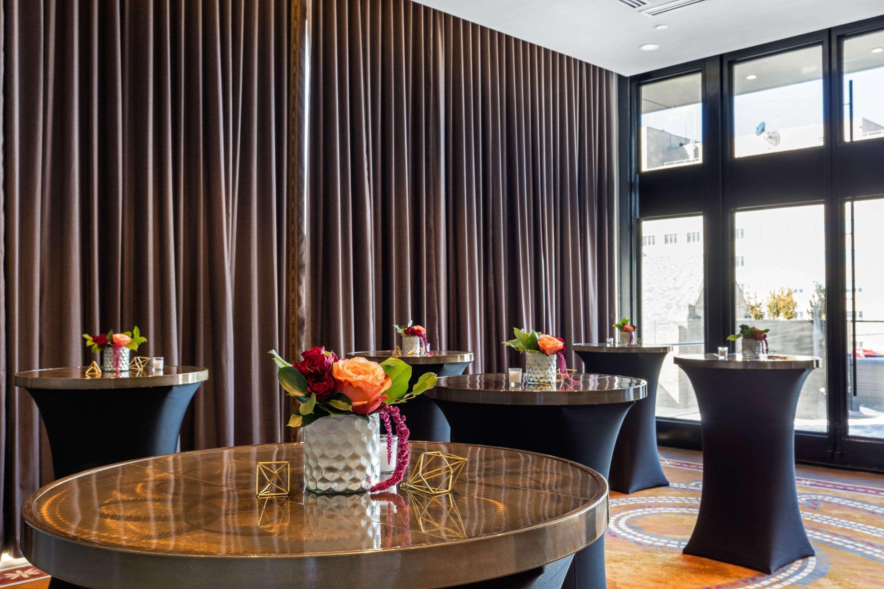 Cambria Downtown 4*
